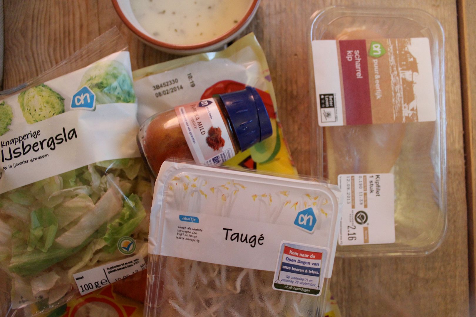 Wrap met kip, ijsbergsla en taugé Lekker en Simpel